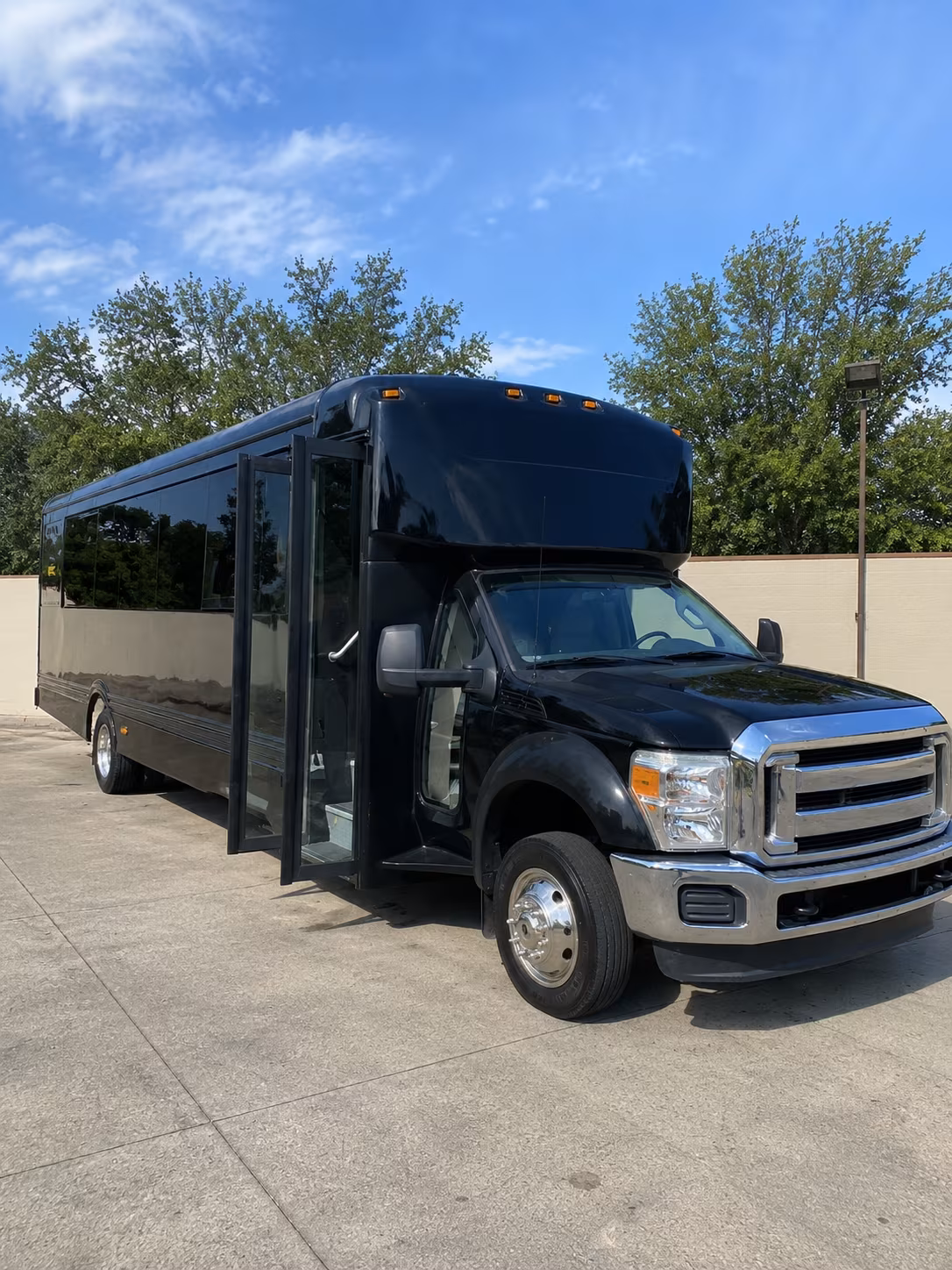 broomfield 20 passenger party bus