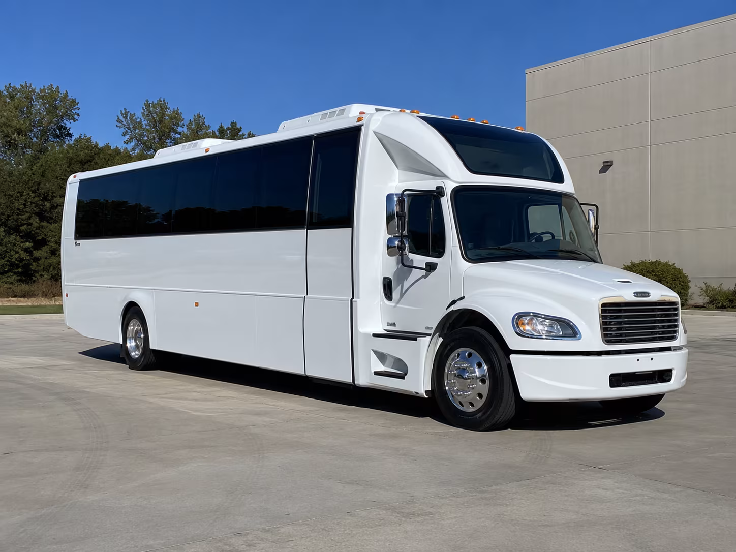 broomfield 28 passenger party bus