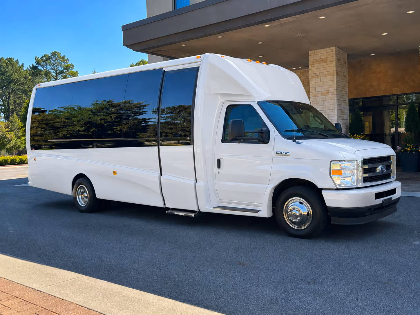 conference shuttle buses between broomfield hotels and denver convention venues