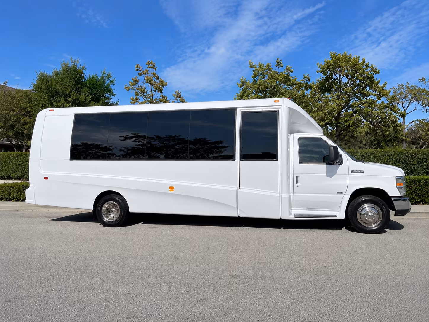corporate airport transfer buses between broomfield and denver international